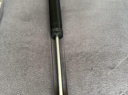 2 neue Stoßdämpfer von Fa.Bilstein (Gasdruck/Hinterachse)