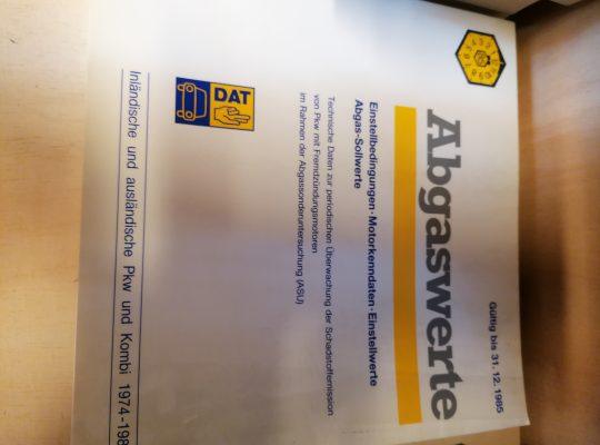 Reparatur- und Einstelltabellen KFZ verschiedene Jahrgänge, AU, Abgaswerte.