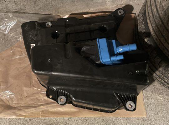Audi A4 B9 Adblue Tank / Reduktionsmitteltank