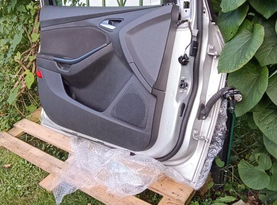 Ford Focus MK3 Fahrertür links polarsilber