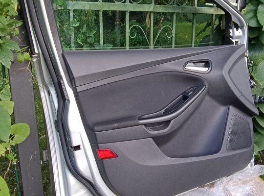 Ford Focus MK3 Fahrertür links polarsilber