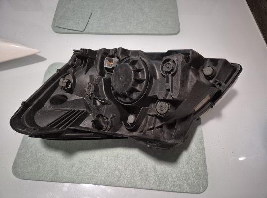 Verkauft wird ein rechter Scheinwerfer Kia Rio Bj 2005