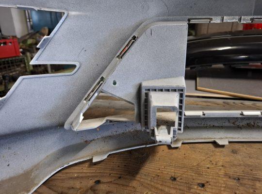VW Caddy 4 Maxi Front Stoßstange Original Top