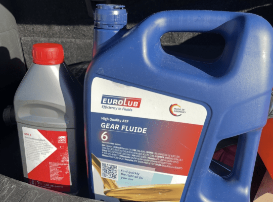 Automatikgetriebeöl 5L und Bremsflüssigkeit 1L